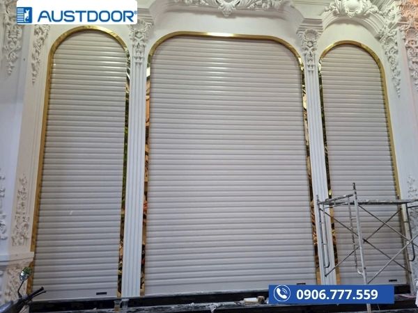 Cửa cuốn Austdoor gi&aacute; bao nhi&ecirc;u?