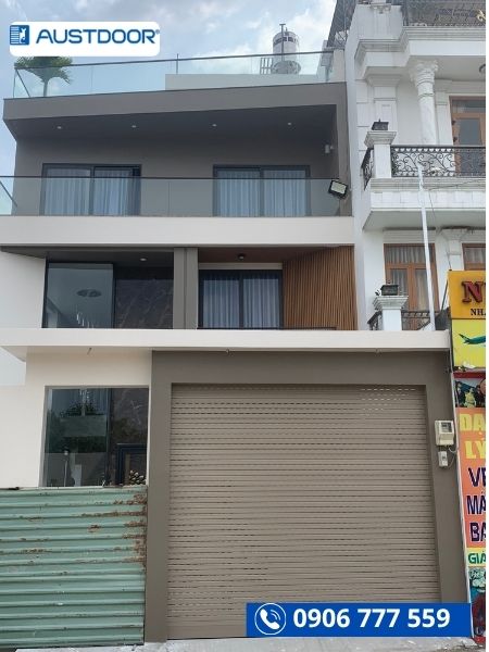 So sánh cửa cuốn E50i và C70