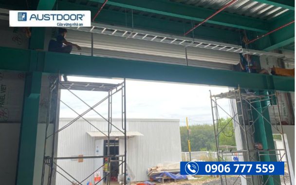 Cửa cuốn th&eacute;p tấm liền CB tại KCN Nam T&acirc;n Uy&ecirc;n