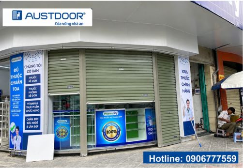 Lắp đặt cửa cuốn thép tấm liền Austdoor TM cho nhà thuốc Pharmacity tại Gia Lai